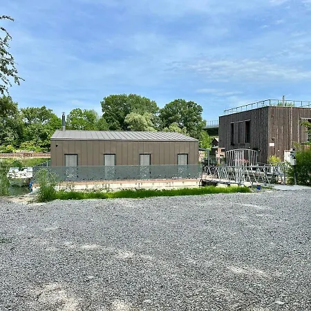 Houseboat With Touch Of Luxury * 브라티슬라바