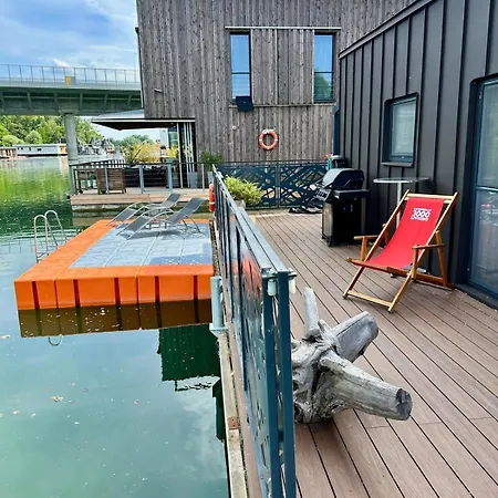 펜션 Houseboat With Touch Of Luxury