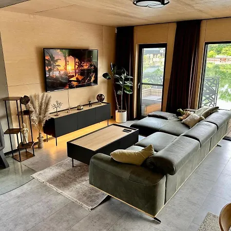 Nyaraló Houseboat With Touch Of Luxury