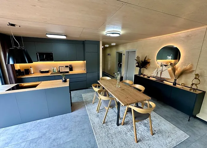 Houseboat With Touch Of Luxury Μπρατισλάβα