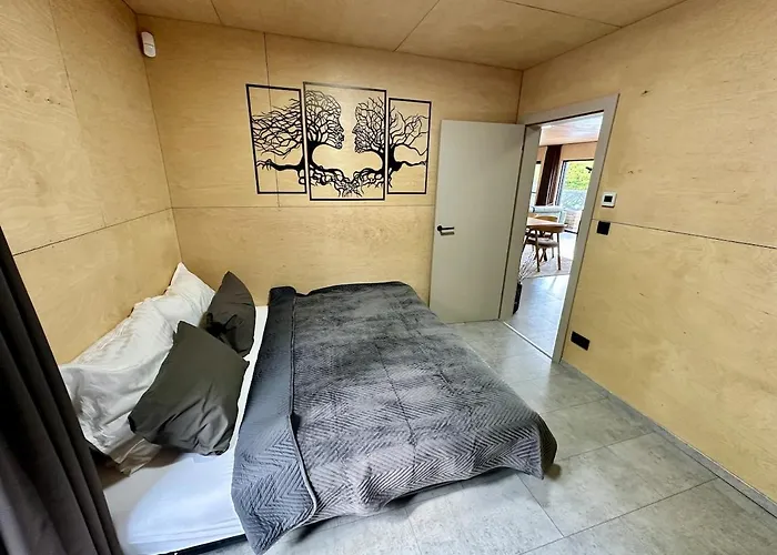 Houseboat With Touch Of Luxury Μπρατισλάβα