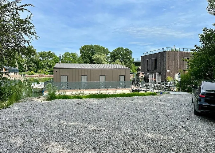 Houseboat With Touch Of Luxury * Μπρατισλάβα