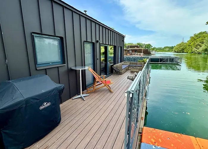 Houseboat With Touch Of Luxury Hébergement de vacances Bratislava