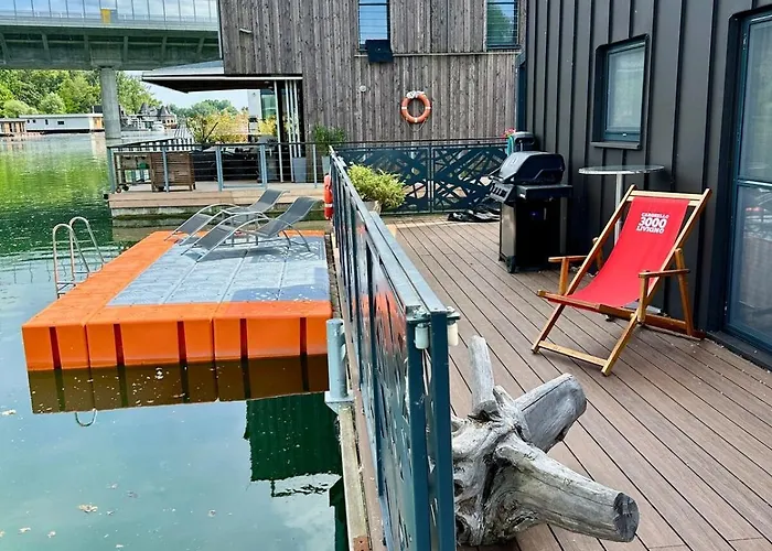 Hébergement de vacances Houseboat With Touch Of Luxury